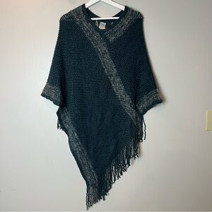 NWT Unbranded Knit Fringe Poncho Wool Mohair One Size
